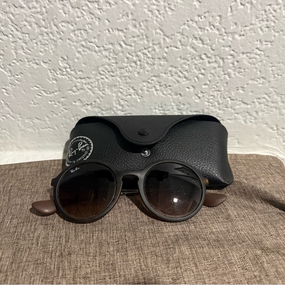 Ray-Ban tortoiseshell Round Sunglasses